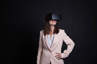 Sanal gerçeklik simülasyon oyun işkadını