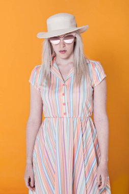 Genç Moda Kadın kılığında