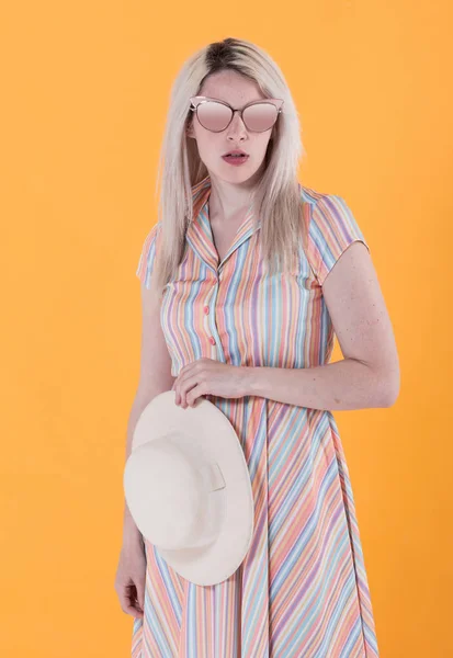 Genç Moda Kadın kılığında