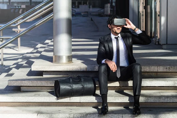 afro işadamı sanal gerçeklik simülasyon oyun