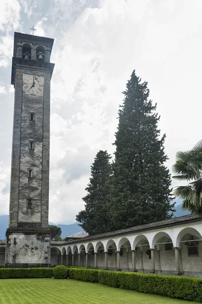 Chiavenna: claustro de San Lorenzo —  Fotos de Stock