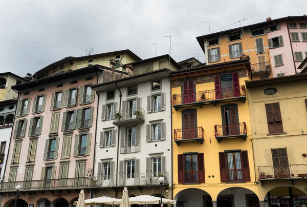Lovere (Bergamo, Itálie), historické náměstí — Stock fotografie