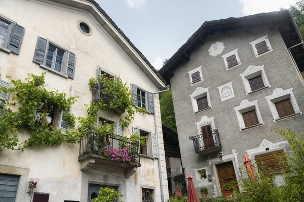 Bregaglia (Graubunden, Zwitserland): oude dorp — Stockfoto