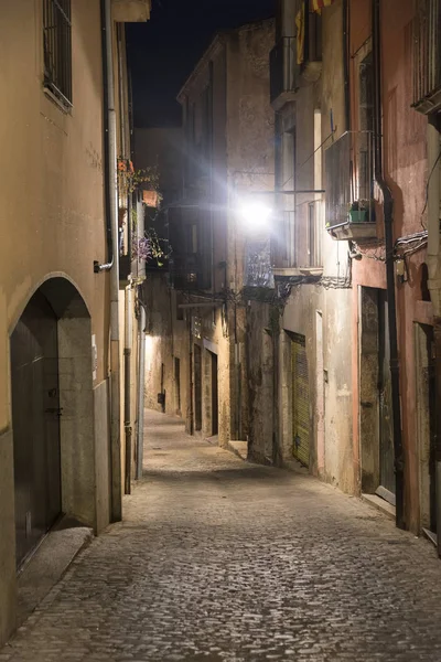 Girona (Catalunya, İspanya) gece — Stok fotoğraf