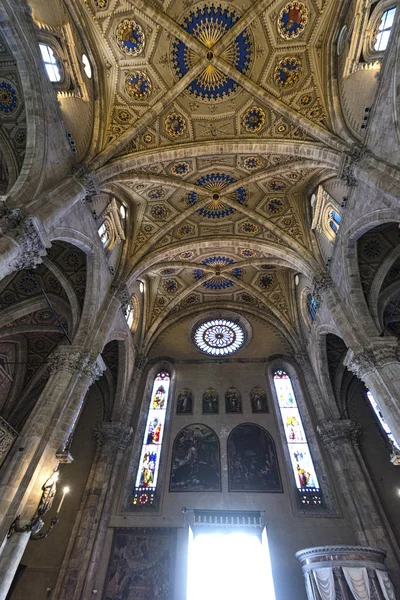 Interiér katedrály Como (Lombardie, Itálie) — Stock fotografie