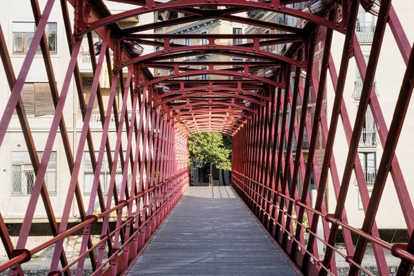 Girona (Cataluña, España) puente sobre el río Onyant — Foto de Stock