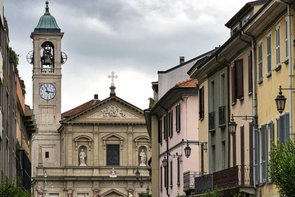 Saronno (Italy): Saints Peter and Paul church — Stock Photo, Image