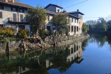 Ev boyunca Naviglio Grande (Milan)