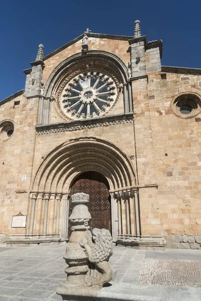 Avila (Castilla y Leon, Spain): Santa Teresa church — 图库照片