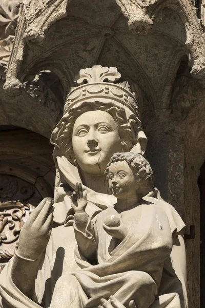 Leon (Spagna): esterno della cattedrale — Foto Stock