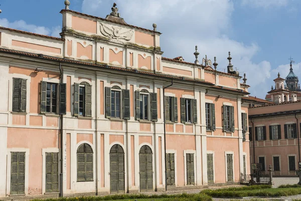 Varese (Italia): Palazzo Estense, sede del ayuntamiento —  Fotos de Stock