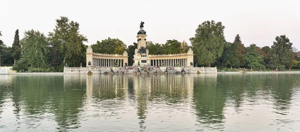 Madrid (España): Parque del Buen Retiro — Foto de Stock