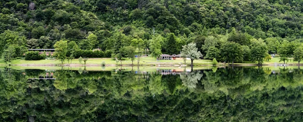 Ghirla Gölü (Varese, İtalya)