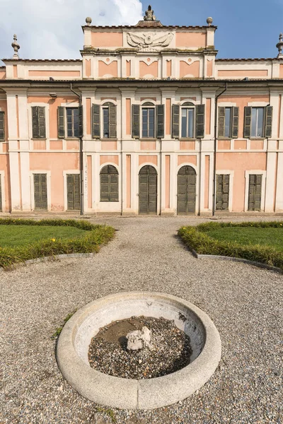 Varese (Italië): Palazzo Estense, hosting van het stadhuis — Stockfoto