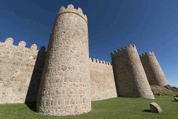 Avila (Castilla y Leon, Espanha): muralhas — Fotografia de Stock