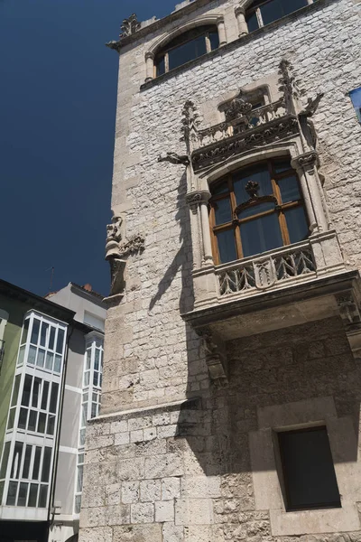 Burgos (Španělsko): fasády historických budov — Stock fotografie