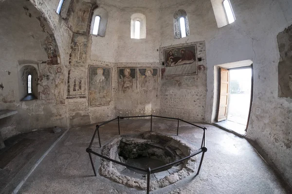 Agliate Brianza (Italy): historic church, baptistery — Stock Photo, Image