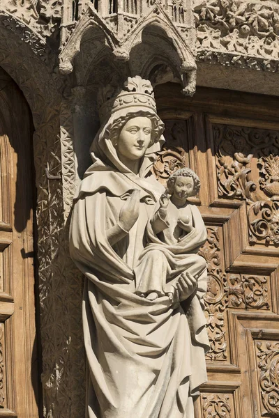 Leon (Spagna): esterno della cattedrale — Foto Stock