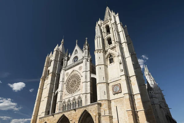 Leon (Spanyolország): a katedrális külső — Stock Fotó