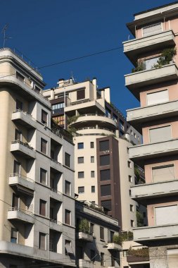 Milano (İtalya): viale Cassiodoro binalarda