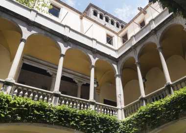 Barcelona (İspanya): tarihi avlu