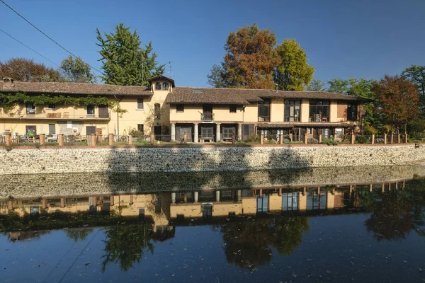 House along Naviglio Grande (Milan) — Stock Photo, Image