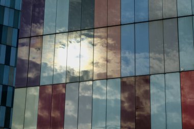 Milano (İtalya): modern ofis binaları