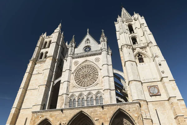 Leon (Espanha): catedral exterior — Fotografia de Stock