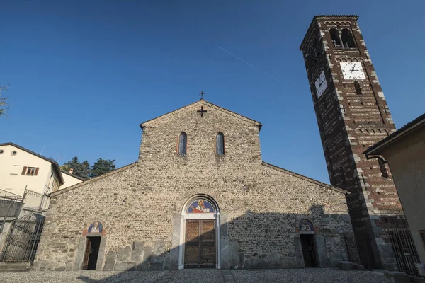Agliate-Бріанца (Італія): історичний церкви — стокове фото