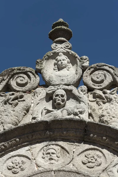 阿维拉 （卡斯蒂利亚-莱昂、 西班牙）︰ 大教堂的细节 — 图库照片