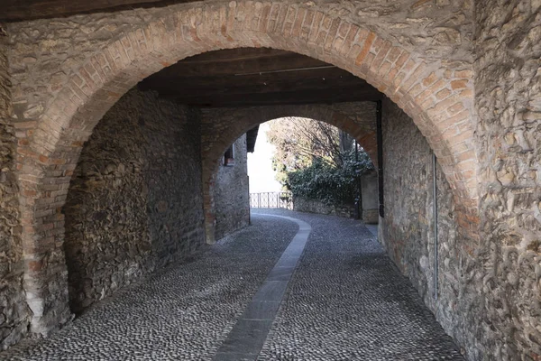 Montevecchia (Brianza, Italia): pueblo antiguo — Foto de Stock