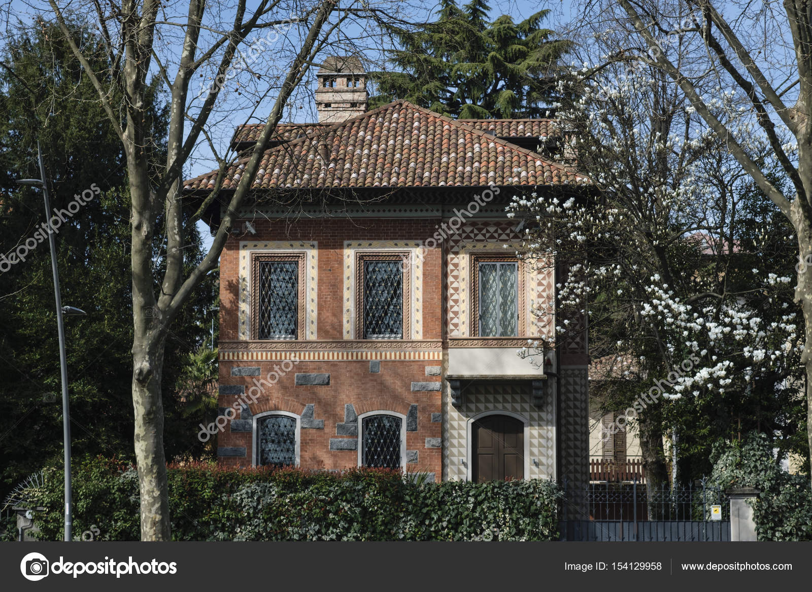 Монца (Италия) старый типичный дом — Стоковое фото © clodio 154129958