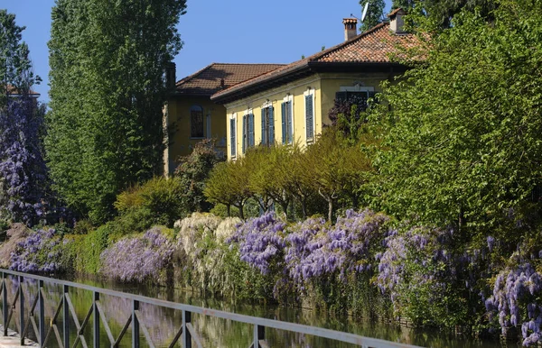 Milan (Italy), canal of Martesana — Stock Photo, Image