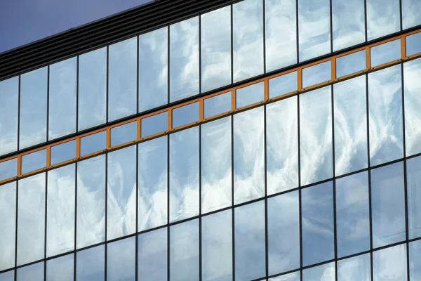 Milan (Italy): facade of  office building — Stock Photo, Image