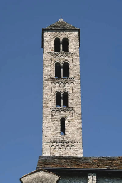 Lasnigo (Lombardia, Itália): Igreja de Sant 'Alessandro — Fotografia de Stock