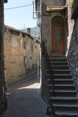 AssO (Como, İtalya), tipik eski sokak