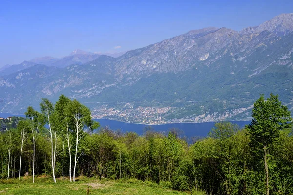 Madonna del Ghisallo (Lombardia, Itália): vista do lago Como — Fotografia de Stock