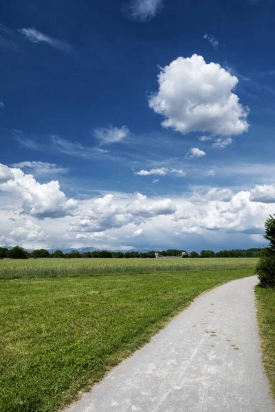 Grugnotorto park, Bahar peyzaj — Stok fotoğraf