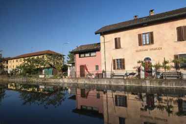 Pavia üzerinden Naviglio Pavese Milano (İtalya)