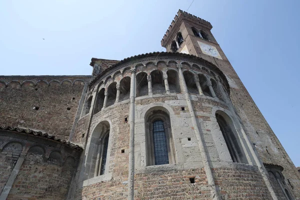 Rivolta d'Adda (Cremona, Olaszország): San Sigismondo, középkori templom — Stock Fotó