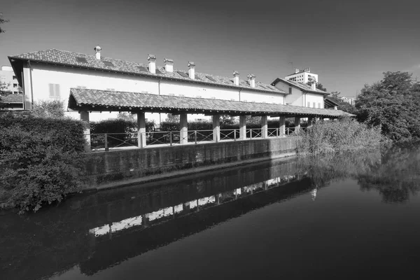Milan (Włochy): kanał Martesana — Zdjęcie stockowe