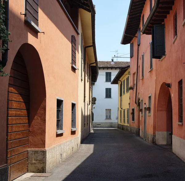 Rivolta d'Adda (Cremona, Italien): gamla gatan — Stockfoto
