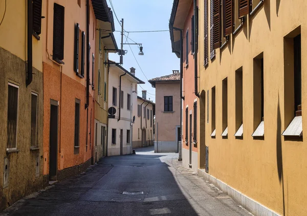 Rivolta d'Adda (Cremona, Italien): gamla gatan — Stockfoto