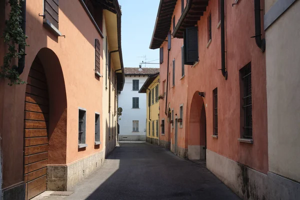 Rivolta d 'Adda (Cremona, Itália): old street — Fotografia de Stock