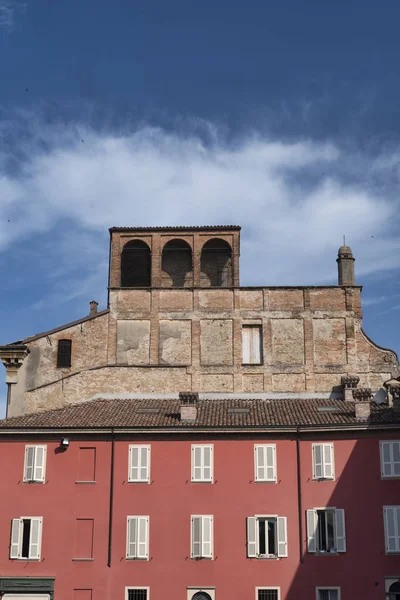 Fiorenzuola d 'Arda (Piacenza), edificios antiguos — Foto de Stock