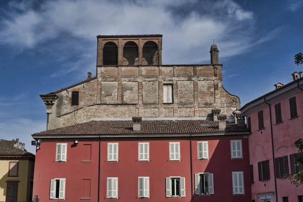 Fiorenzuola d 'Arda (Piacenza), edifícios antigos — Fotografia de Stock