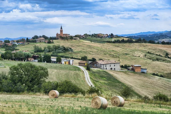 Summer landscape near Serramazzoni (Modena, Italy) — Stock Photo, Image