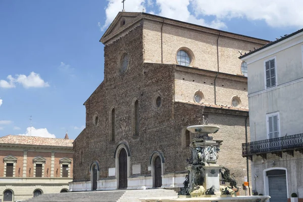Faenza (Itálie): Katedrální průčelí — Stock fotografie