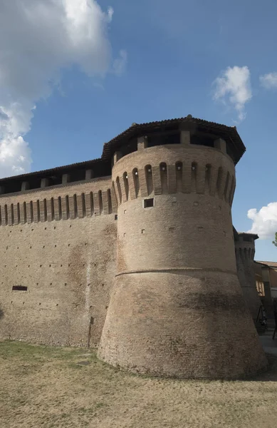 Forlimpopoli (Италия): замок — стоковое фото
