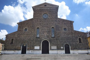 Faenza (İtalya): katedral cephe